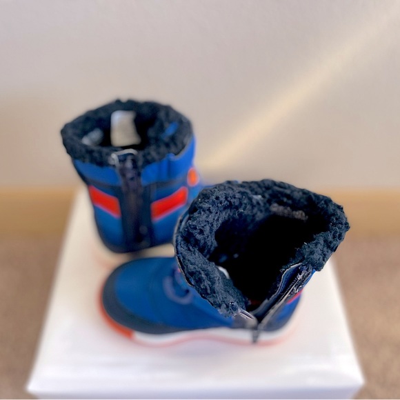 **EUC** MERRELL JR. ALPINE PUFFER WATERPROOF CALF-HIGH SNOW-BOOTS - Picture 6 of 9